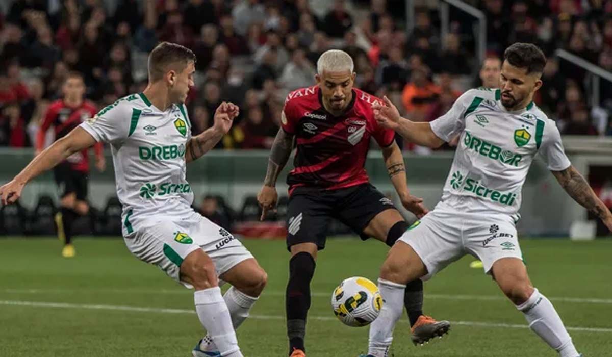 Cuiabá é goleado pelo Atlético Paranaense na estreia do Campeonato Brasileiro