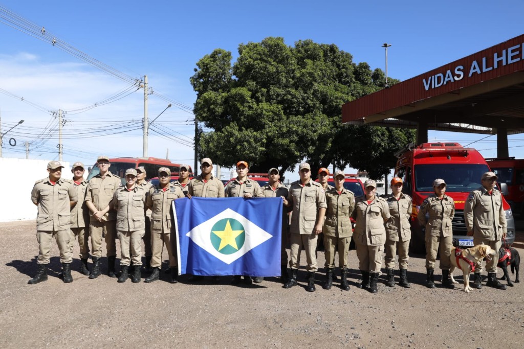 Bombeiros e cães farejadores de MT iniciam operações no Rio Grande do Sul na segunda-feira dia 06