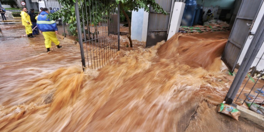 Cerca de 60% dos municípios do RS já foram afetados pelos temporais