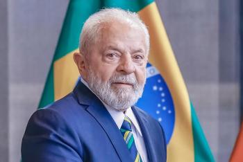 Lula exalta trabalho de voluntários no RS e condena fake news