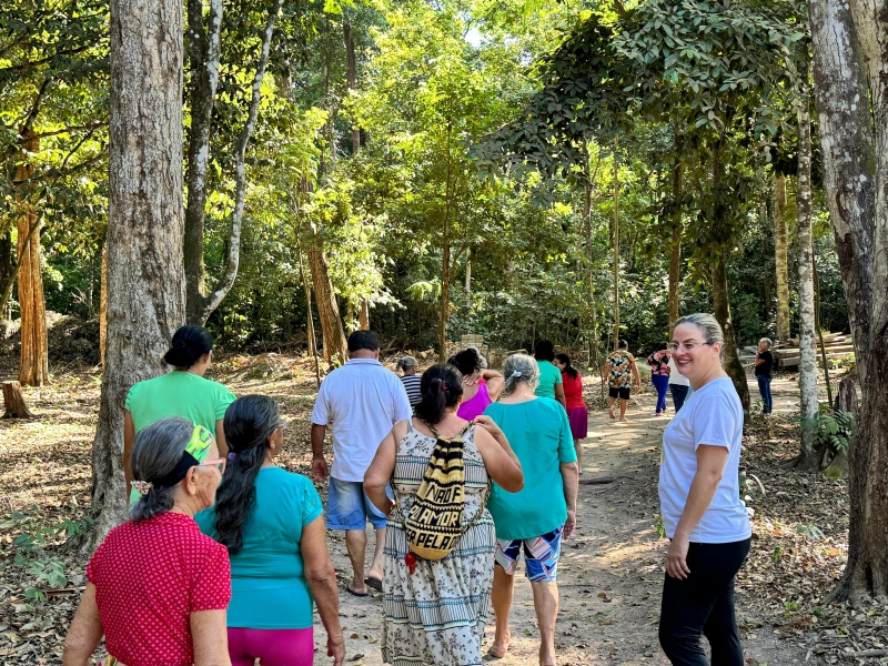 Idosos do Centro de Convivência participam de passeio e trilha ecológica no Parque Florestal