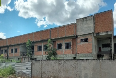 Governador garante a Juarez Costa retomar obras na escola do bairro Nações II em Sinop