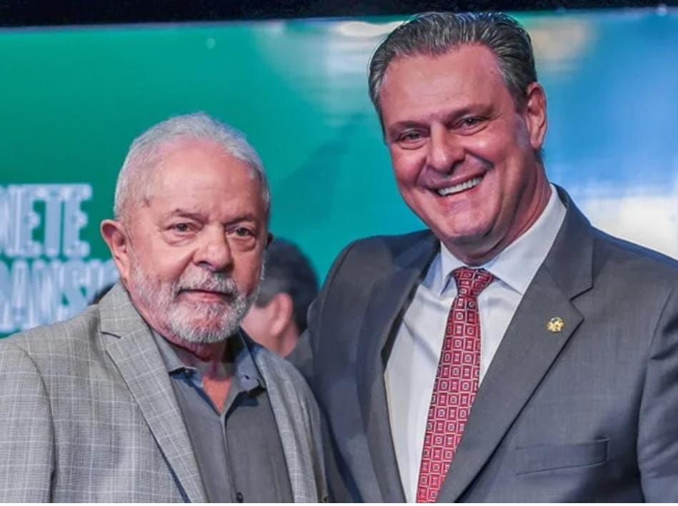 Ao lado de Fávaro, presidente Lula garante ajuda para reconstrução do Shopping Popular