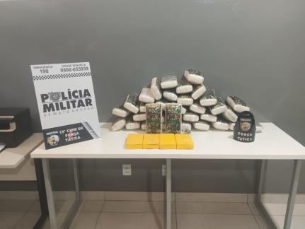 Dupla é presa com 39 kg de droga