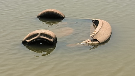 Lagoa seca e carro roubado há 7 anos é achado