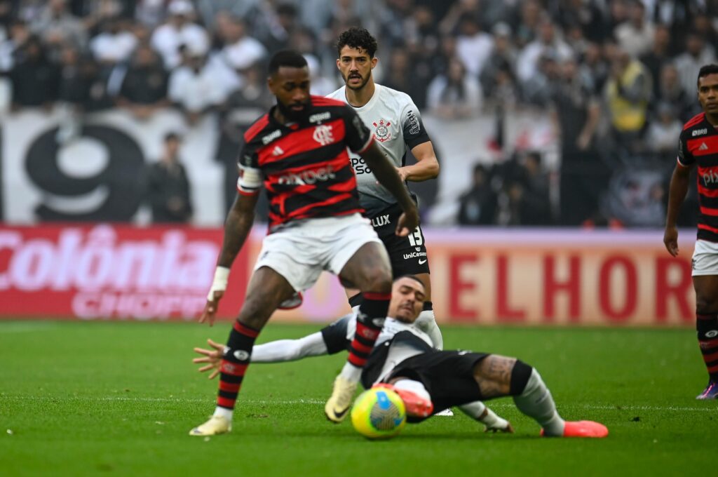 Flamengo empata com o Corinthians e vai à final da Copa do Brasil