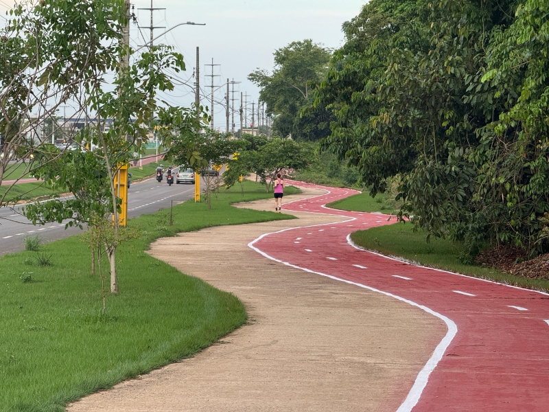 Sinalização: Trânsito revitaliza pinturas de ciclovias e de postes com endereços