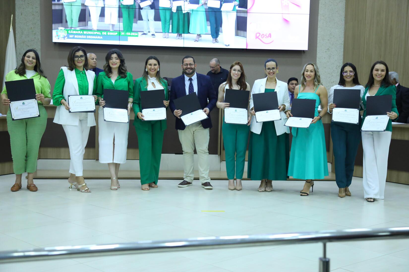 Paulinho Abreu homenageia ACES MULHER por empoderamento feminino