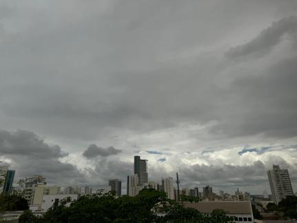 Fim de semana será quente e chuvoso em todo o Estado