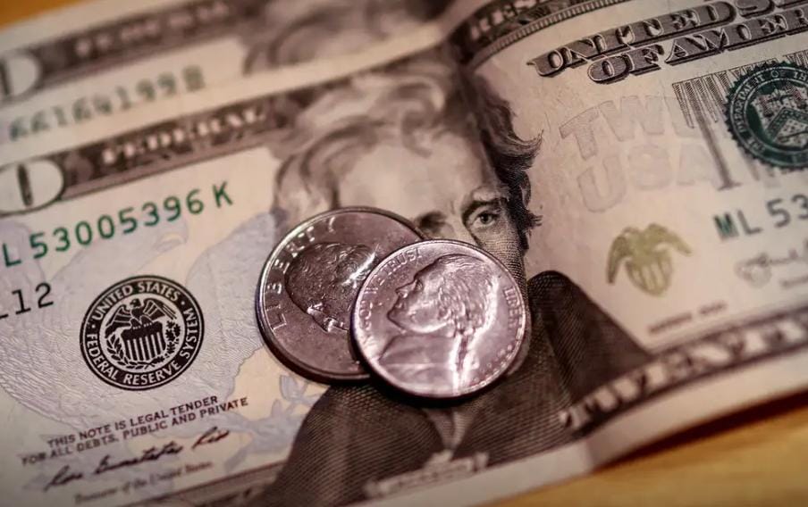 Dólar fecha em R$ 6,06 e atinge recorde desde Plano Real