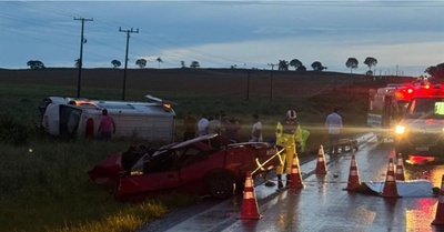 Acidente na BR-163 entre ambulância e dois carros deixa um morto e 4 feridos