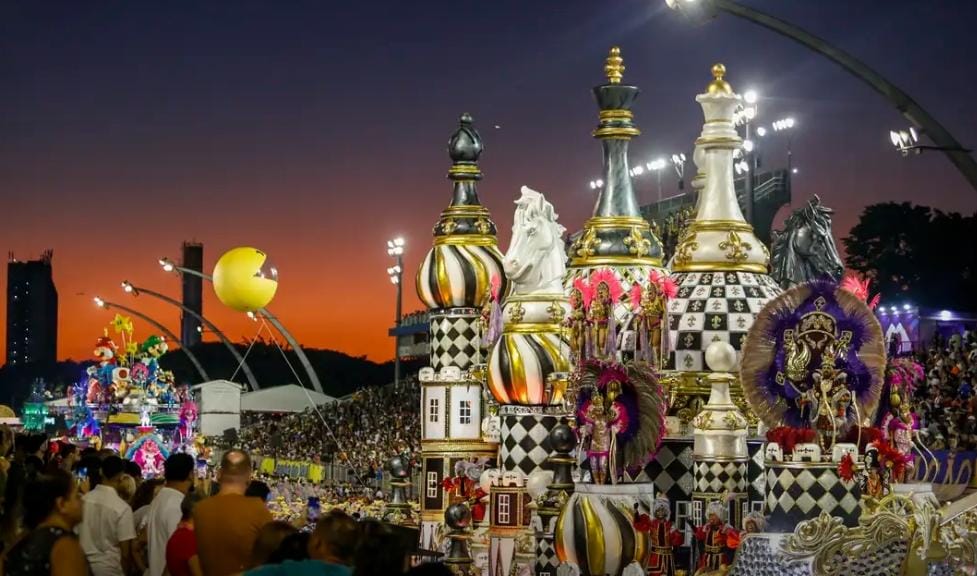 Rosas de Ouro é campeã do carnaval das escolas de samba de São Paulo