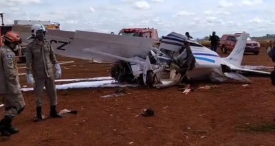 Avião cai e dois tripulantes morrem