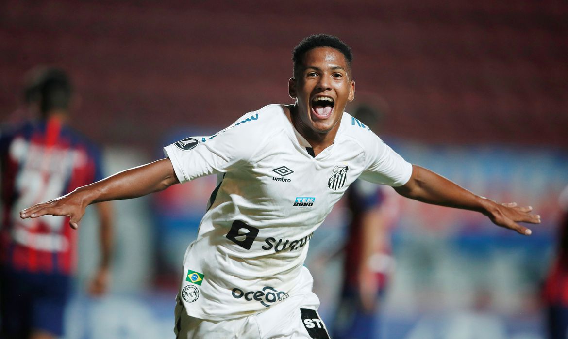 Libertadores: Santos bate San Lorenzo com gol histórico de Ângelo