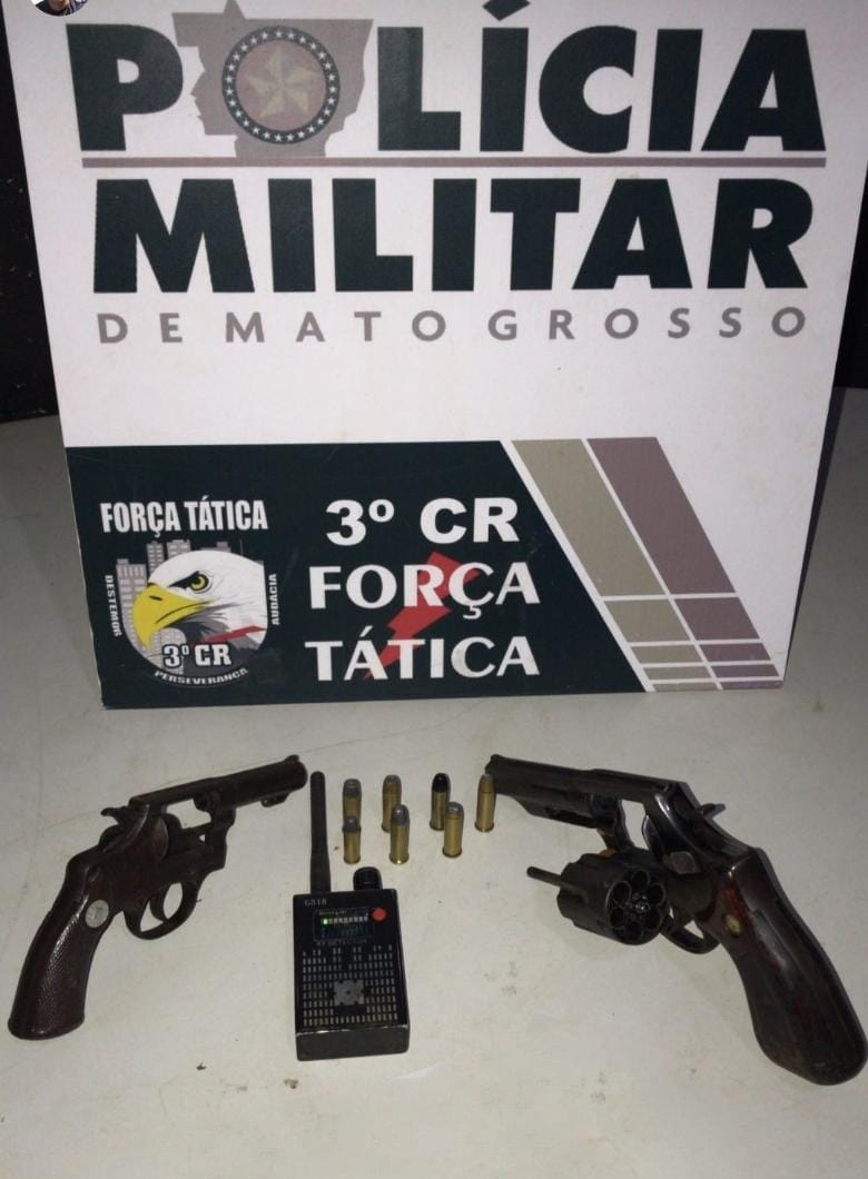 Polícia Militar prende dupla com armas de fogo e rastreador de sinal GPS em Sinop