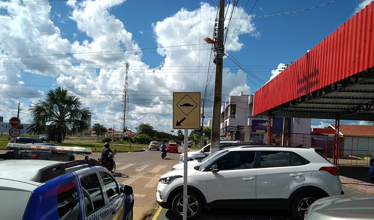 Guarda Civil orienta comércio sobre a utilização das calçadas para fins comerciais