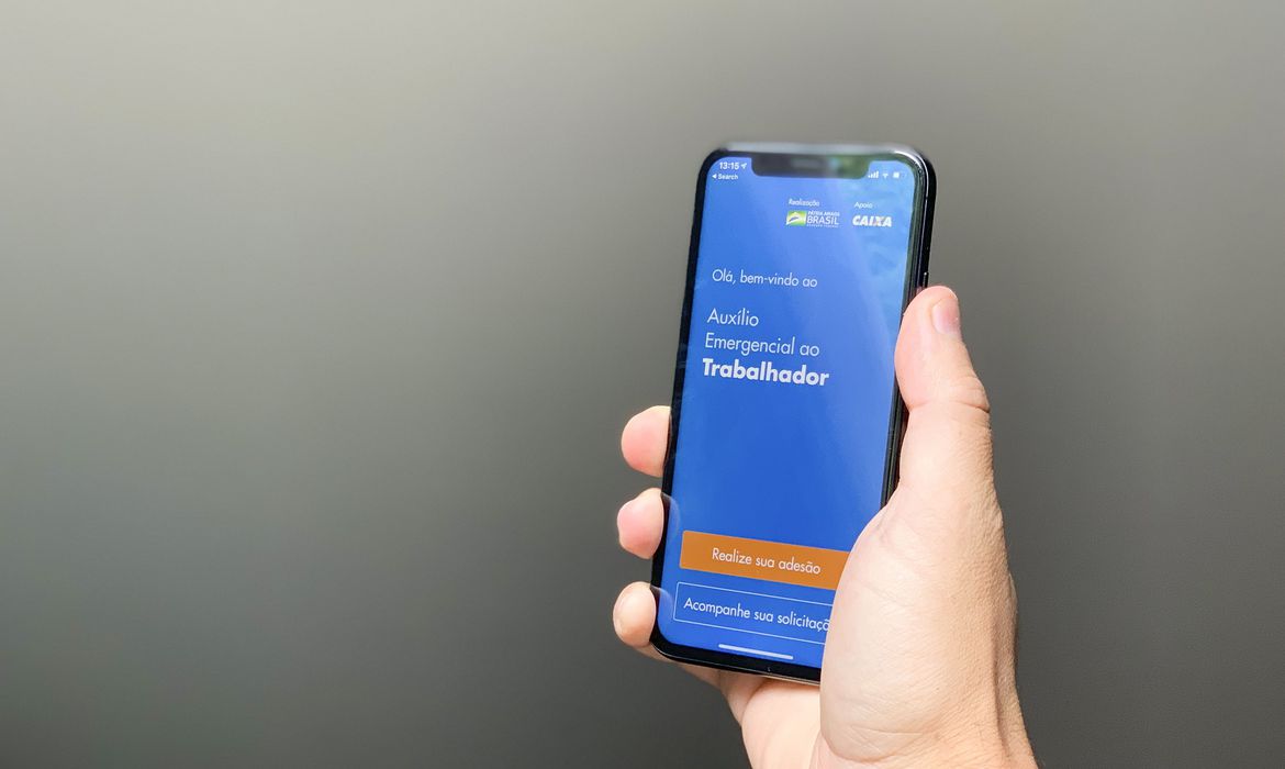 Caixa paga auxílio emergencial a nascidos em agosto
