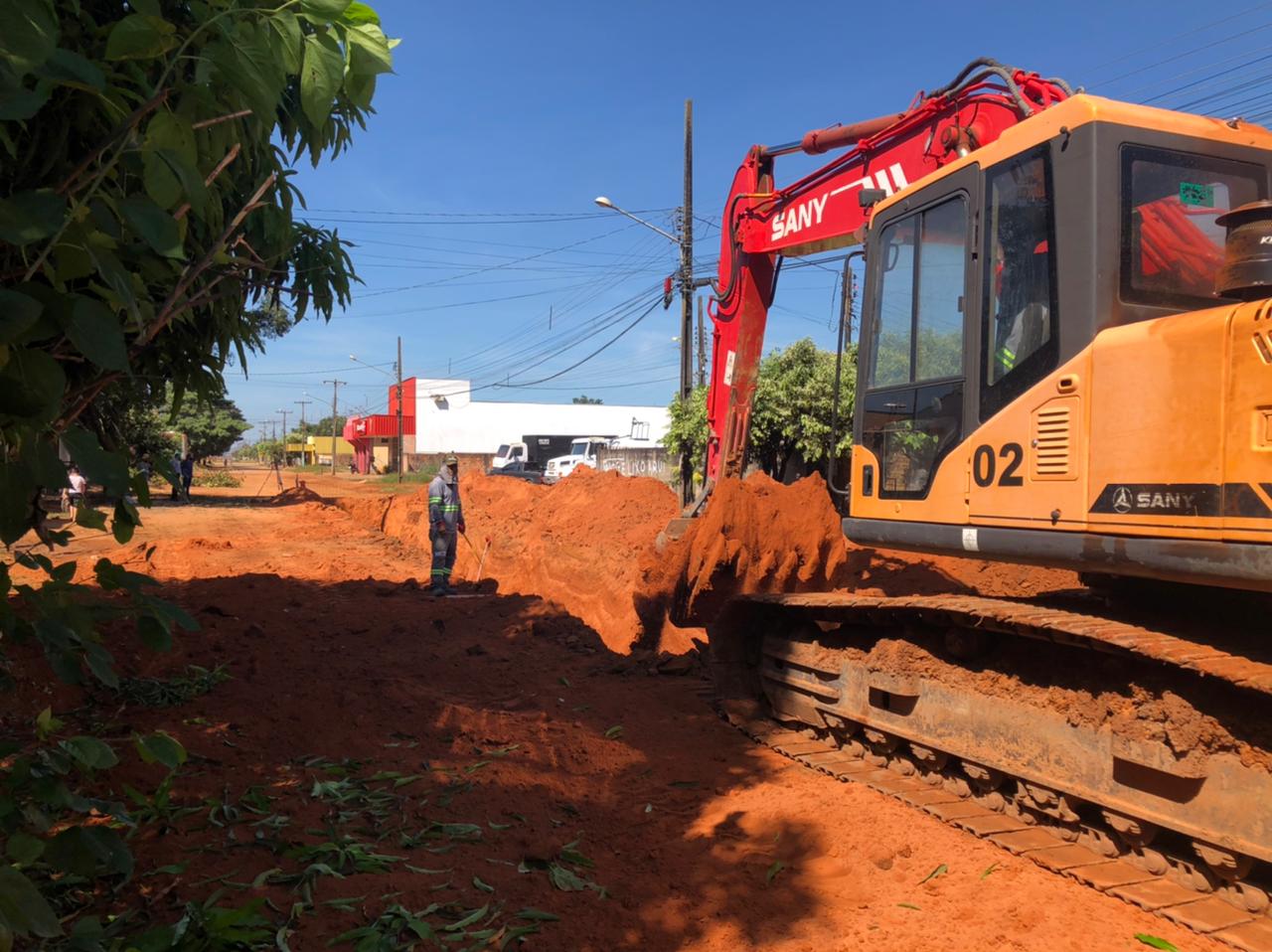 Obras de pavimentação no Alto da Glória avançam em ritmo acelerado após retomada