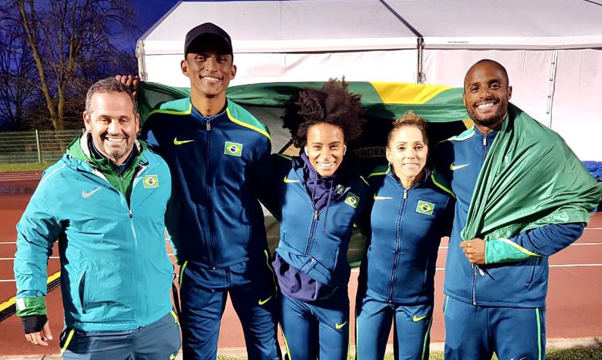 Olimpíada: equipe mista do Brasil é prata no Mundial de Revezamentos