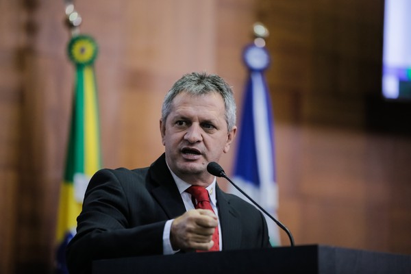 O Deputado Estadual Dilmar Dal Bosco  propõe utilização de ozonioterapia como tratamento médico complementar em MT