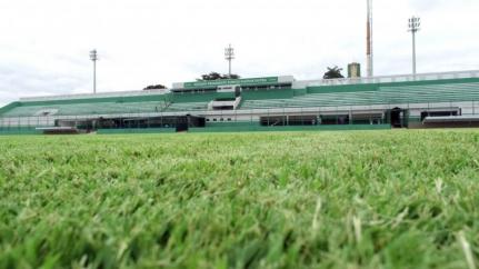 CBF aponta irregularidade em gramado e adia jogo do Cuiabá no Dutrinha