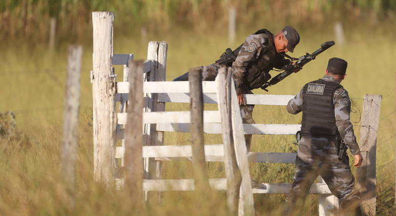 Caçada a Lázaro tem blitze, câmera termal e especialistas em cerrado