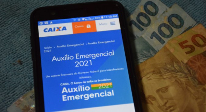 Novo auxílio injeta R$ 5,1 bi na economia por pagamento digital