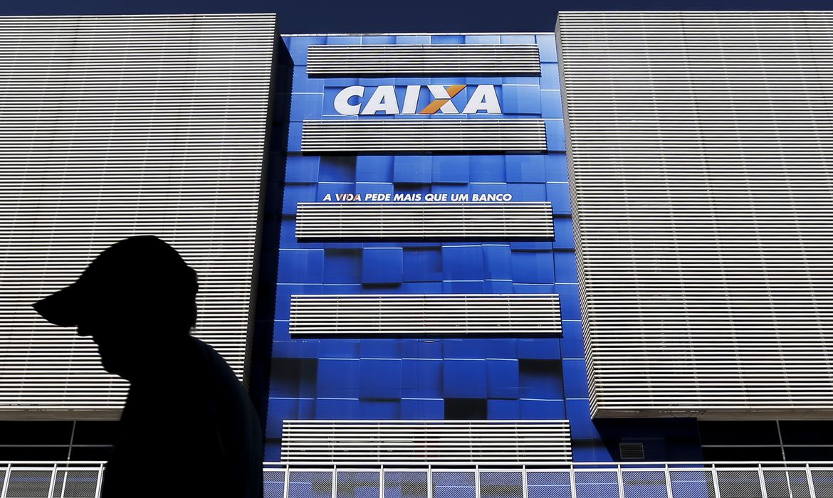 Caixa paga hoje auxílio emergencial a nascidos em agosto