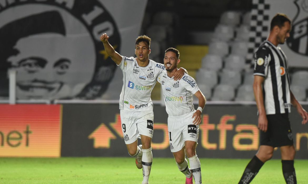 Brasileiro: Santos vence Atlético-MG por 2 a 0 na Vila Belmiro