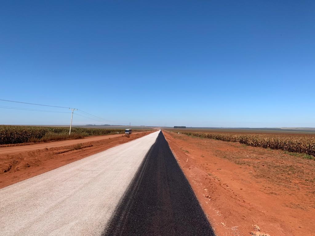 Governo avança com obras de asfalto na MT-140 para interligar BRs em MT