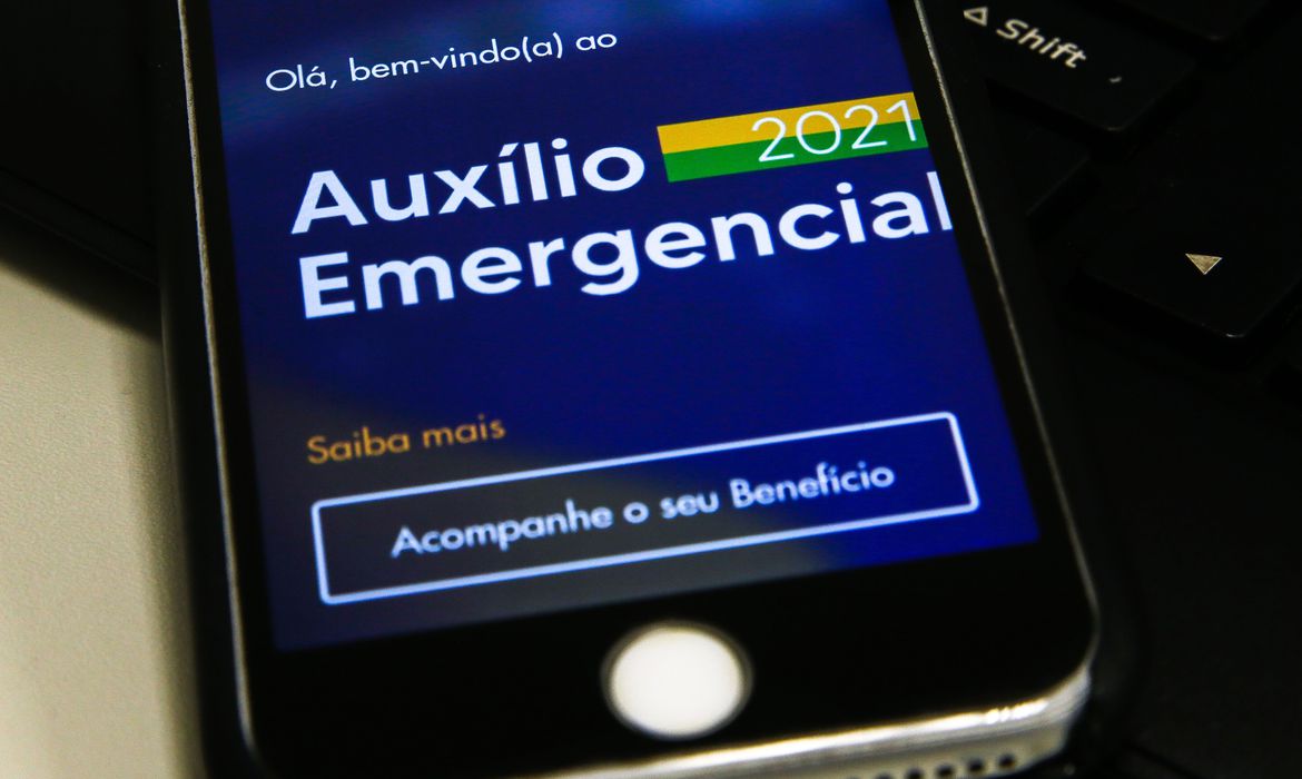 Caixa paga hoje auxílio emergencial a nascidos em outubro