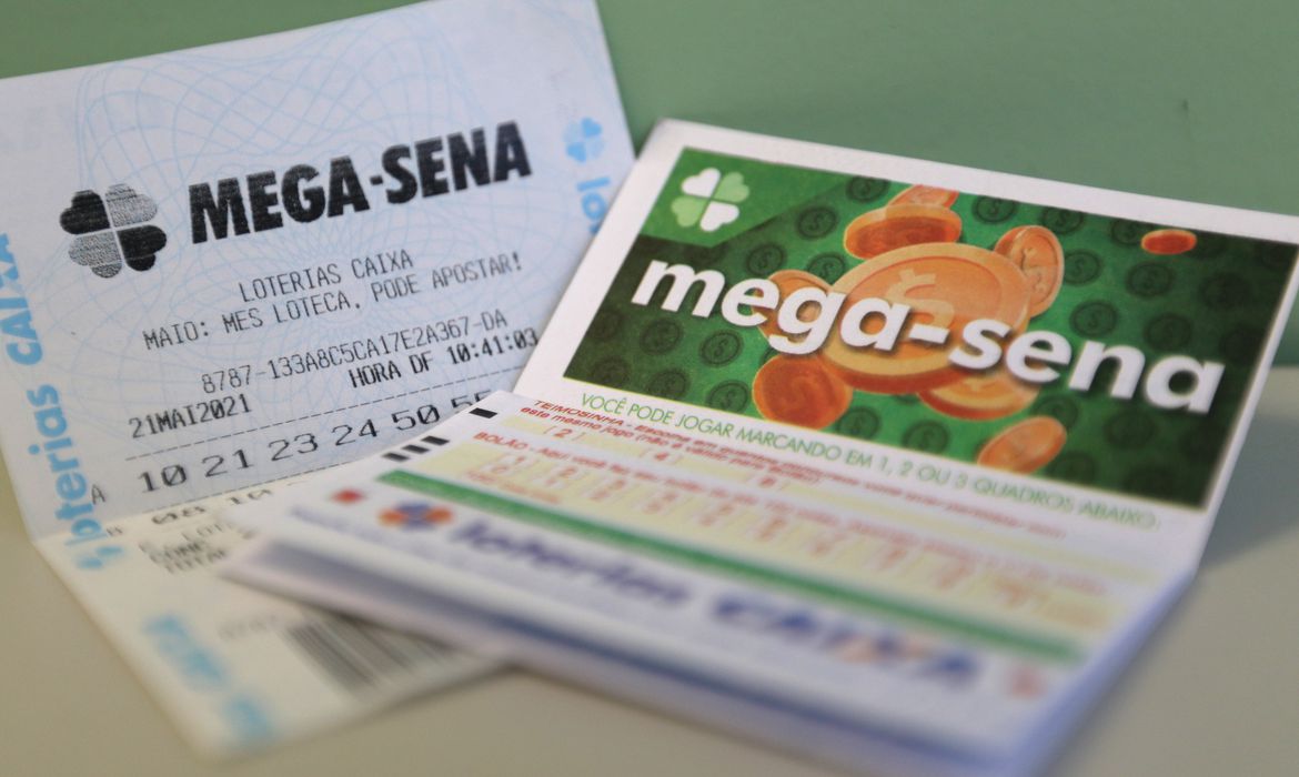 Mega-Sena acumula e pode pagar prêmio de R$ 12 milhões na quarta-feira