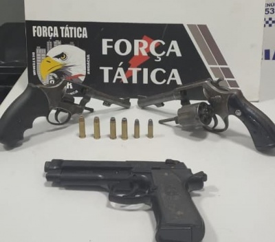 Sinop: PM antecede e prende dupla com armas de fogo; suspeitos planejavam praticar roubo