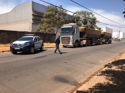 Santa Carmem: Polícia Militar localiza carreta que foi roubada em Sinop