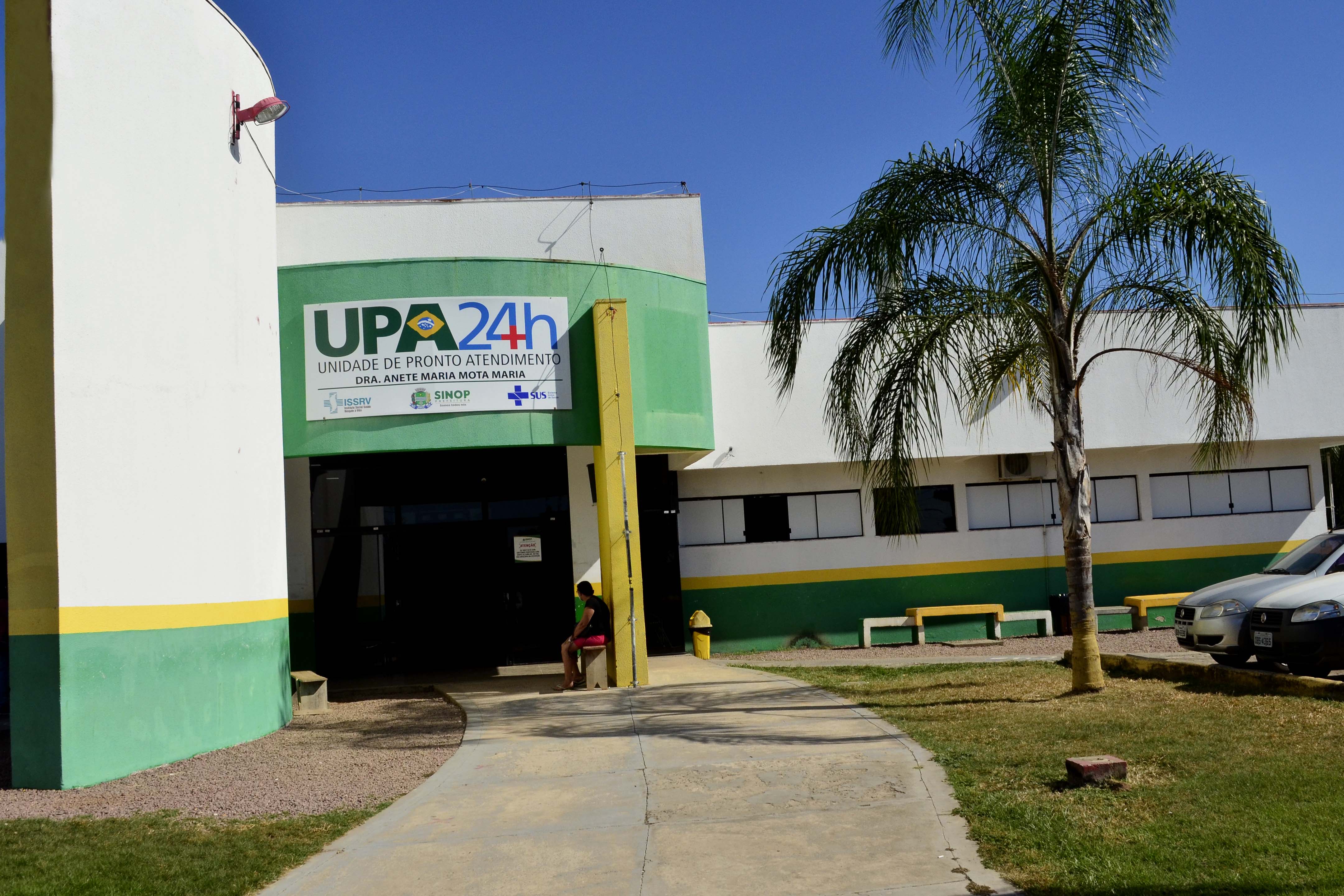 Prefeito visita a UPA na madrugada para acompanhar atendimentos