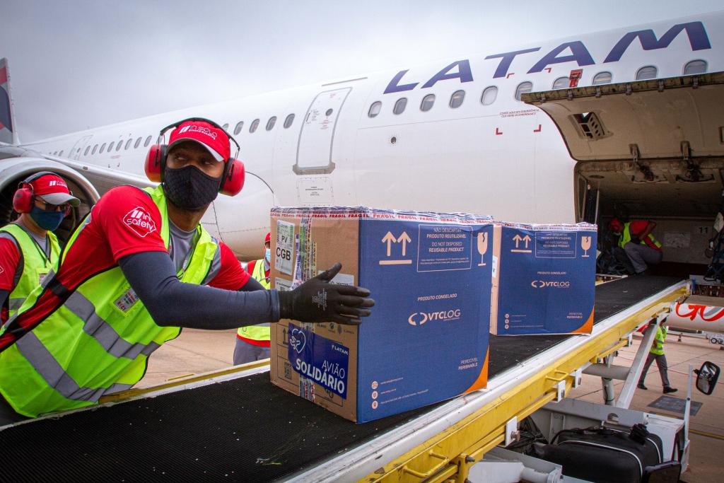 Mato Grosso recebe 84.720 doses de vacina contra a Covid-19 neste sábado (14)