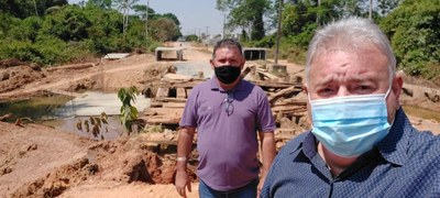 O presidente da Câmara municipal de Alta Floresta, Oslen Dias dos Santos  Visita obras na cidade de Alta Floresta 