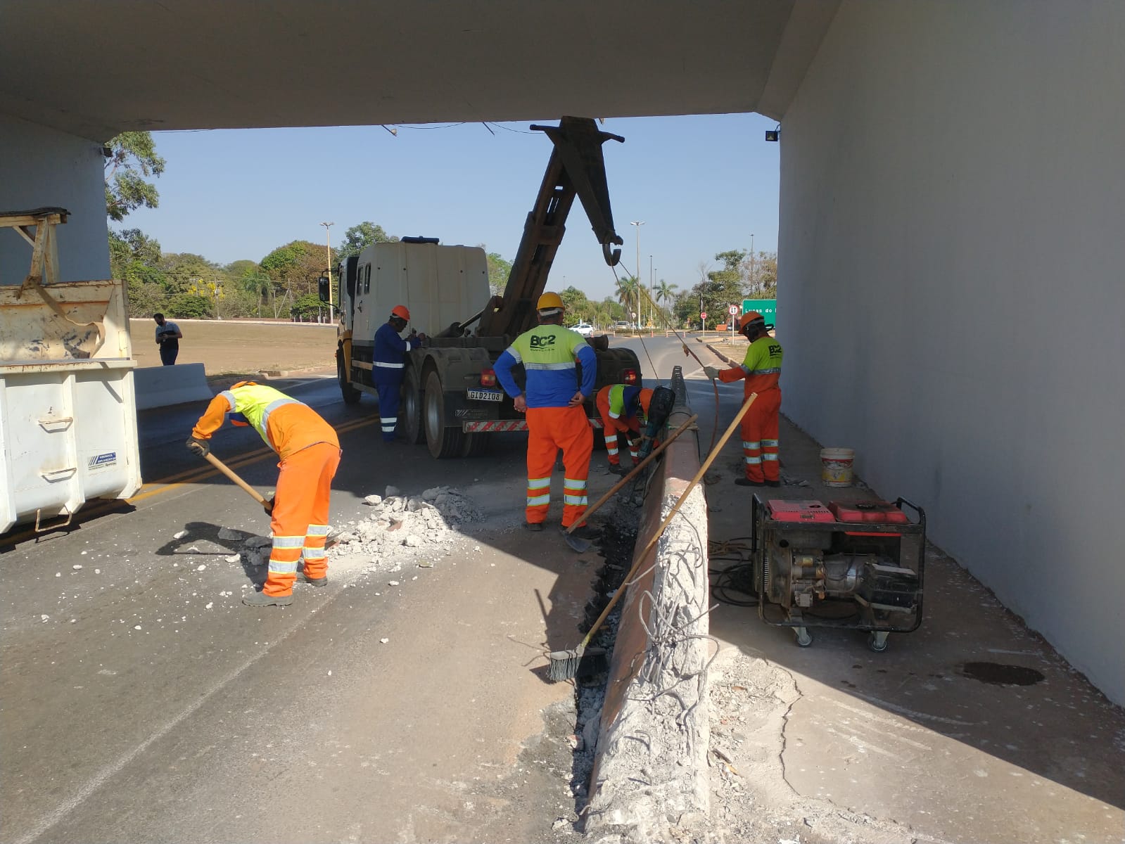 Rota do Oeste remove barreira rígida do viaduto central; atenção para os cuidados!