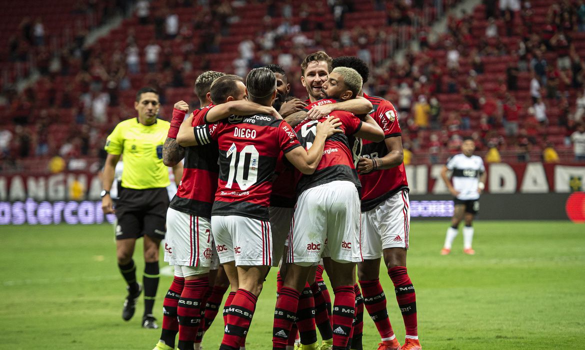 Flamengo goleia Olímpia em Brasília e vai à semifinal da Libertadores