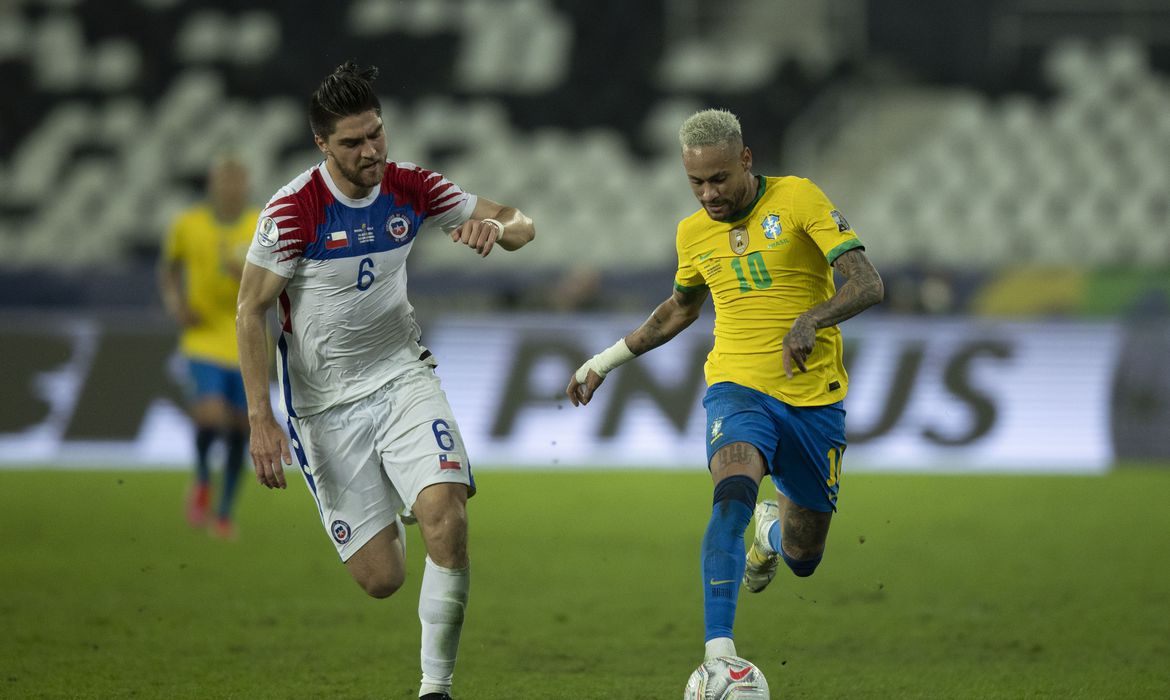 Brasil enfrenta Chile em Santigo pelas Eliminatórias da Copa do Catar