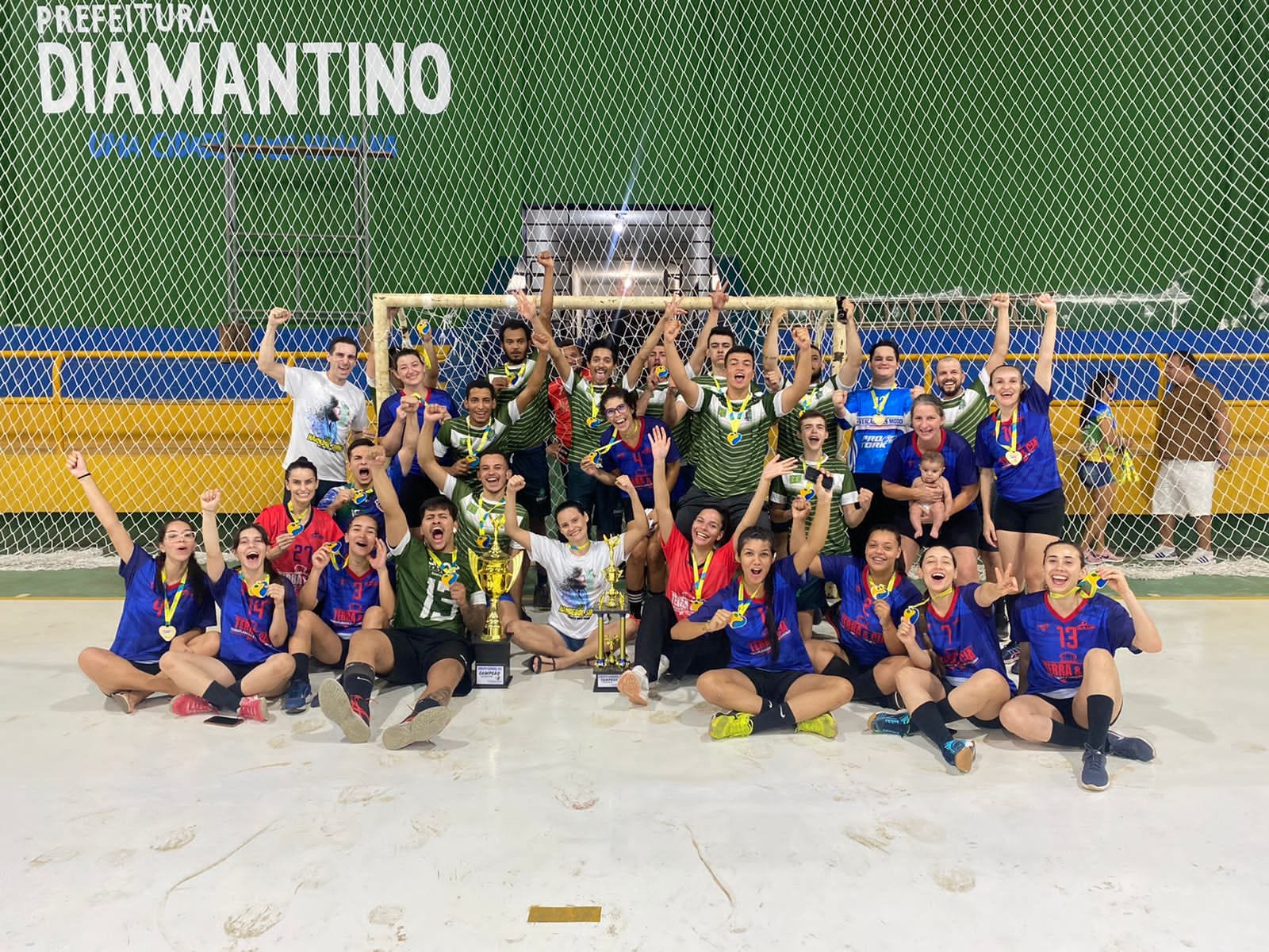 Times de handebol masculino e feminino de Sinop são campeões em disputa estadual