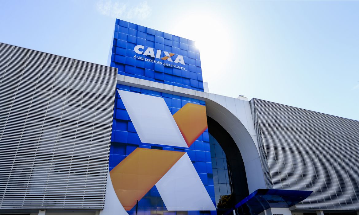 Caixa paga auxílio emergencial a nascidos em agosto