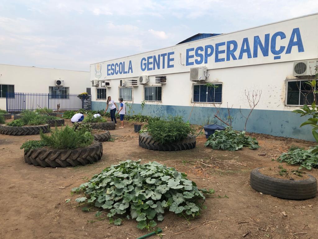 Parceria da Prefeitura de Sinop com a Apae cria horta sensorial; projeto contribui com o desenvolvimento dos alunos