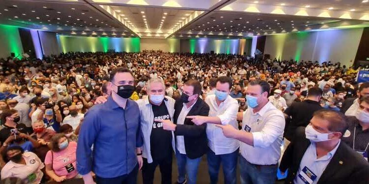 Fávaro participa de evento do PSD no Rio de Janeiro