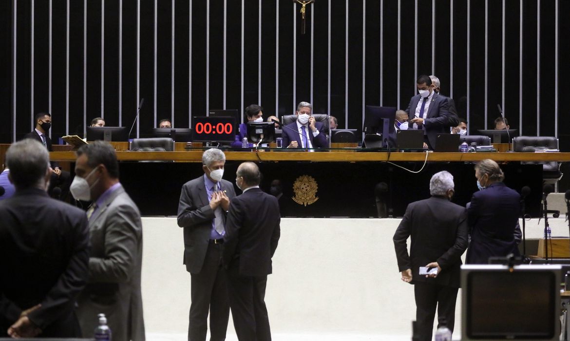 Câmara aprova emendas do Senado a PL que aumenta número de juízes