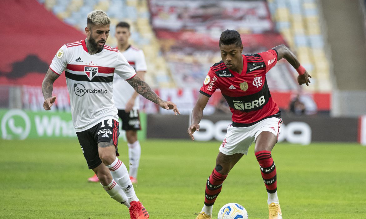 Brasileiro: com chances remotas de título, Flamengo visita o São Paulo