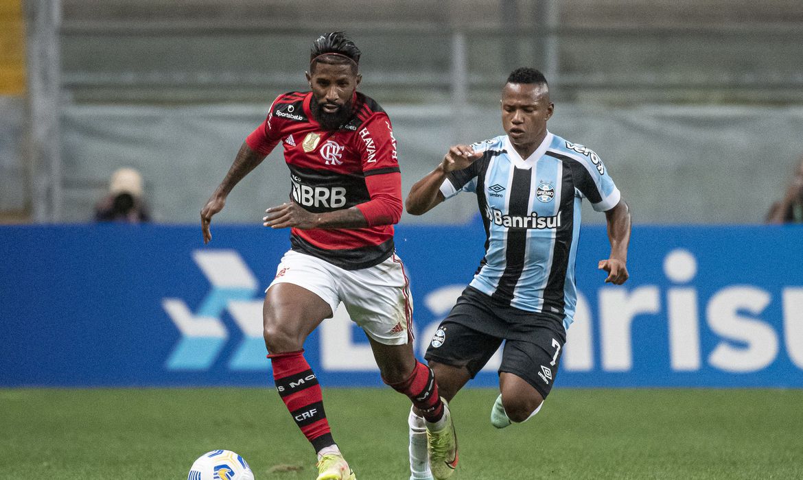 Com um a menos, Grêmio arranca empate com reservas do Flamengo