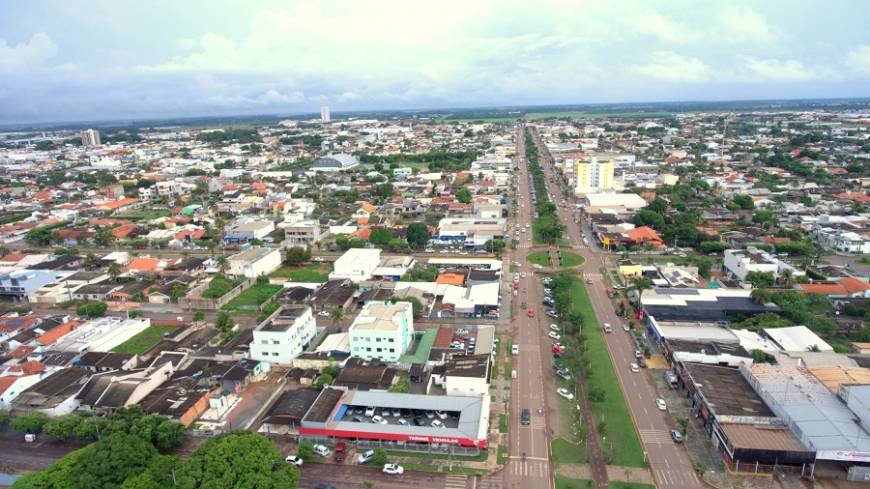 Prefeitura atende pedido da CDL e autoriza abertura do comércio em horário especial em dezembro