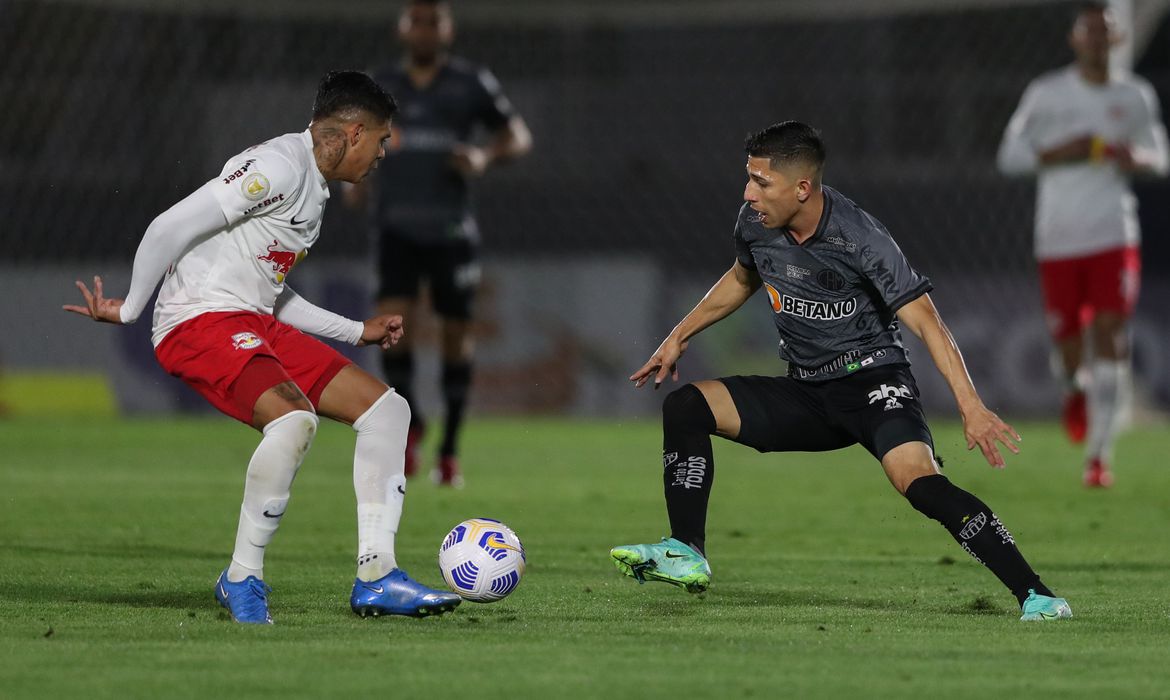 Já campeão, Atlético-MG recebe Bragantino em reencontro com torcida