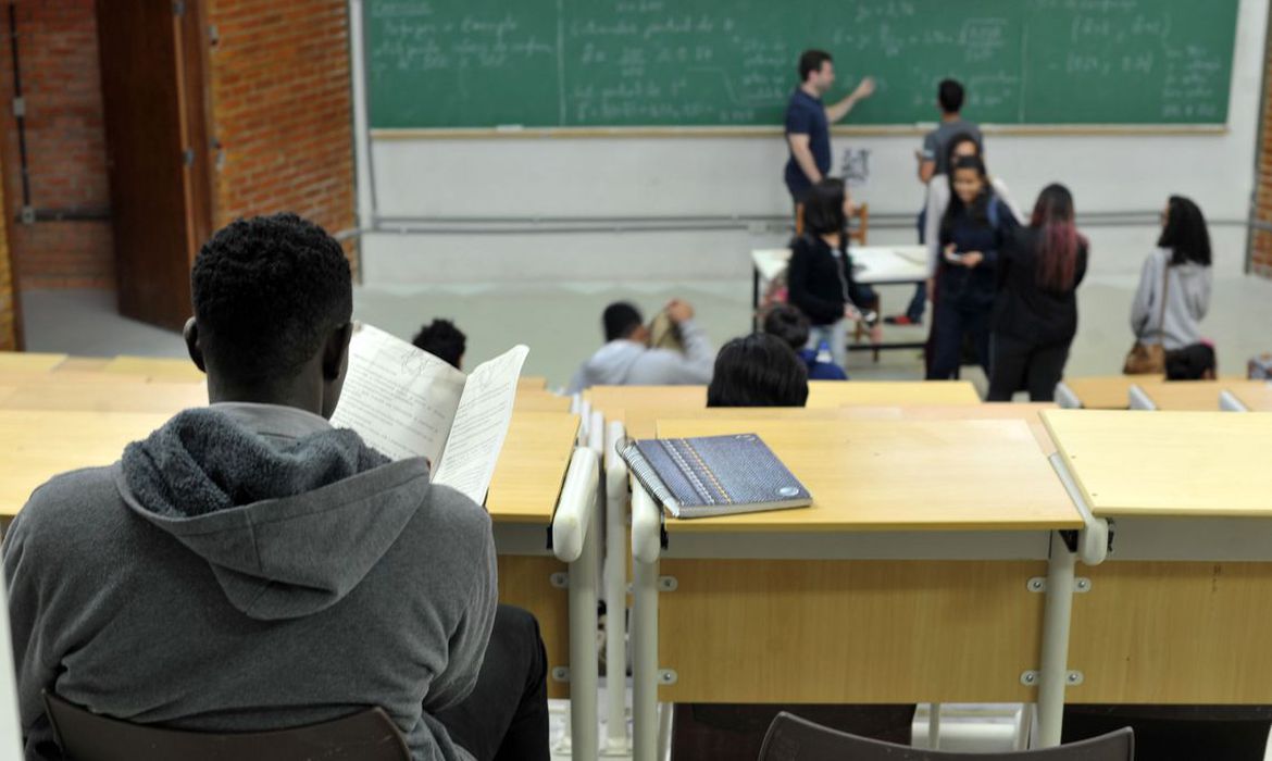 Presidente altera legislação do Programa Universidade para Todos